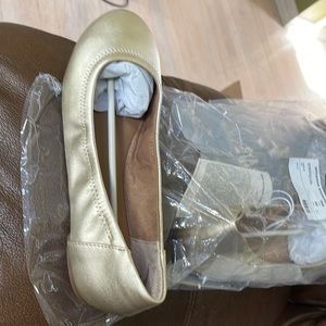 Amazon Essentials Gold ballet flat size 9W